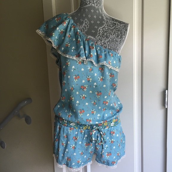 Pretty, femme, new, off shoulder floral jumpsuit - Picture 1 of 7